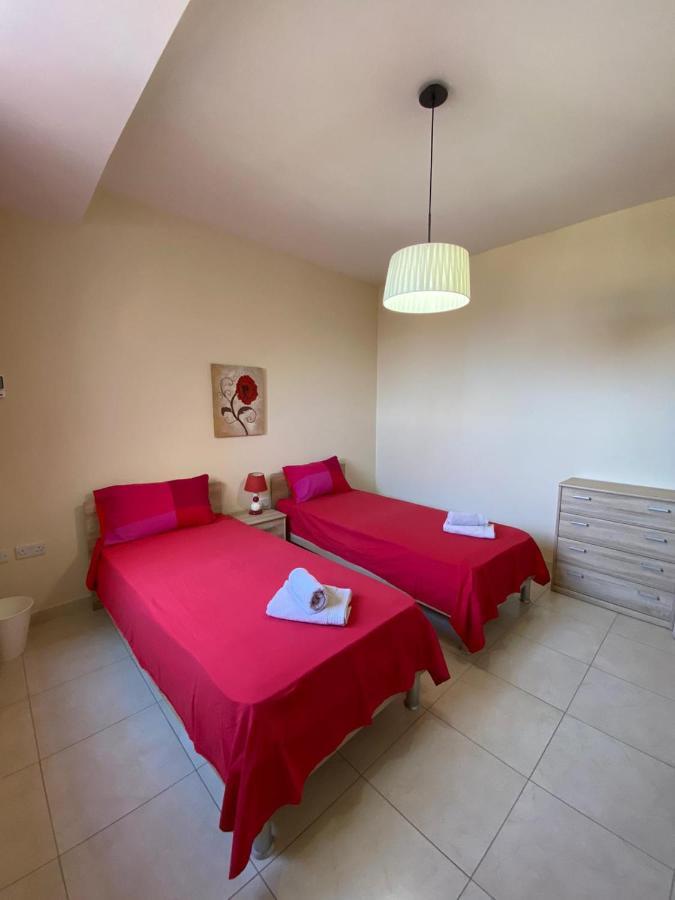 Newly Refurbished Mellieha Central Apartment ภายนอก รูปภาพ