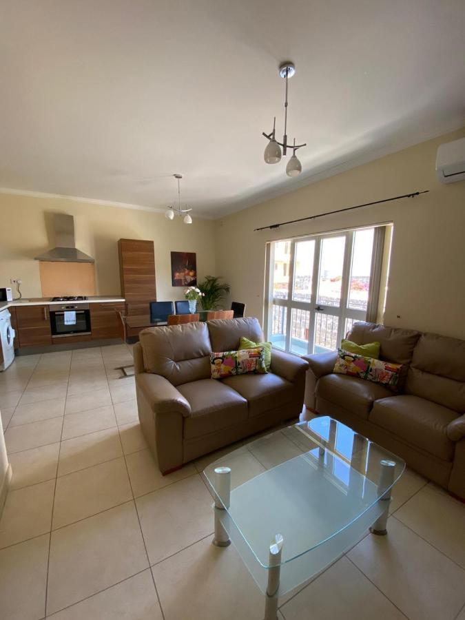 Newly Refurbished Mellieha Central Apartment ภายนอก รูปภาพ