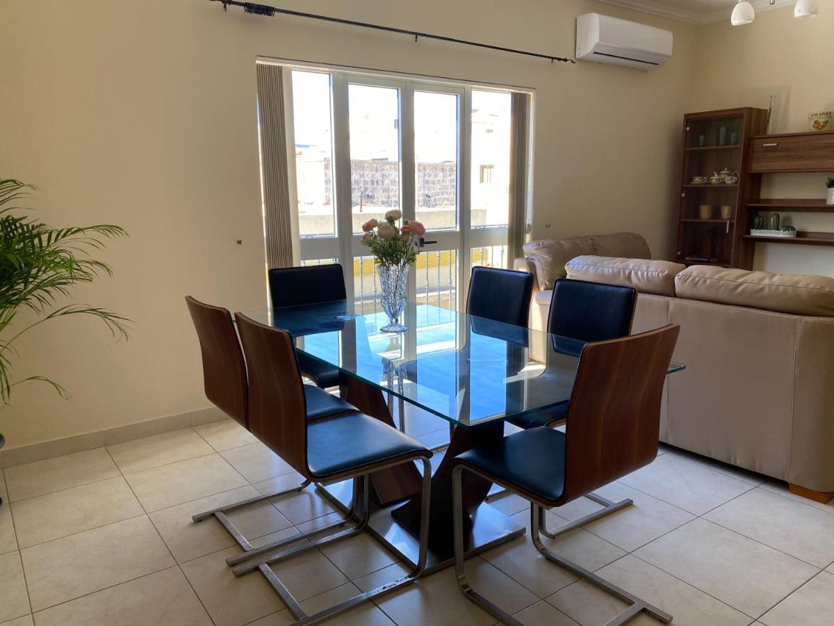 Newly Refurbished Mellieha Central Apartment ภายนอก รูปภาพ